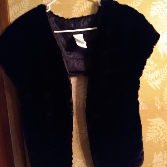 Weekend MaxMara faux fur stole - Picture 3 of 9